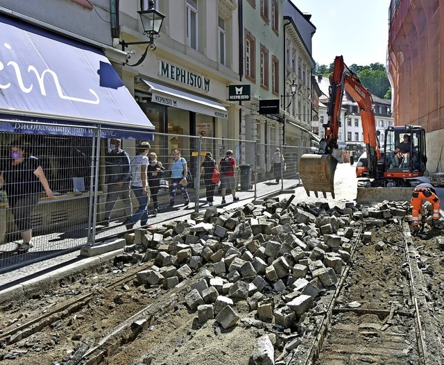 Die Baustelle auf der Salzstrae ist nun beim Augustinermuseum angekommen.  | Foto: Michael Bamberger