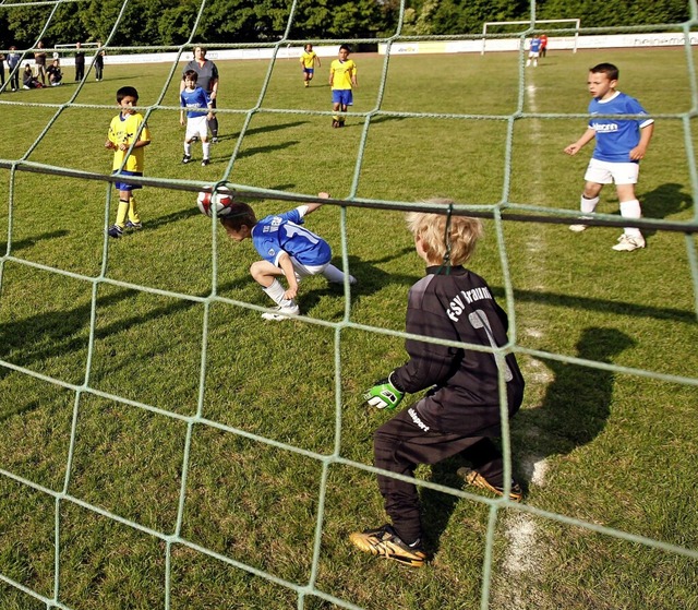 Kinder drfen demnchst wieder ohne grere Auflagen ihrem Hobby nachgehen.  | Foto: imago sportfotodienst