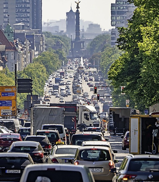 Dicke Luft im Berliner Verkehr  | Foto: Michael Kappeler (dpa)