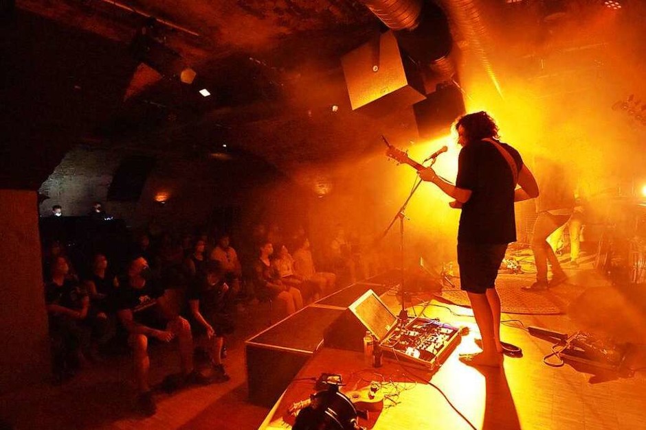 Die Freiburger Band Cosmic Mints hat das Jazzhaus gerockt – zweimal hintereinander. (Foto: Rita Eggstein) Die Freiburger Band Cosmic Mints hat das Jazzhaus gerockt – zweimal hintereinander. (Foto: Rita Eggstein)