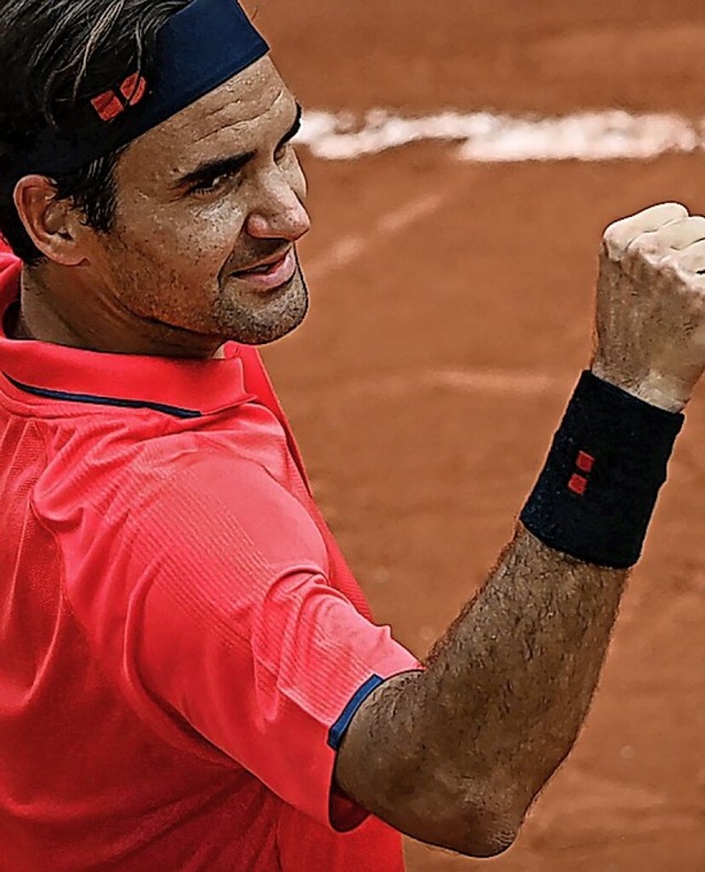 Roger Federer gewinnt...  | Foto: ANNE-CHRISTINE POUJOULAT (AFP)