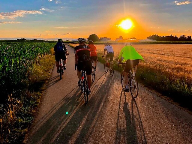 Der Sonne entgegen: Eine Impression vo...ins von Riegel nach Forchheim radelte.  | Foto: Bernd Holzwarth