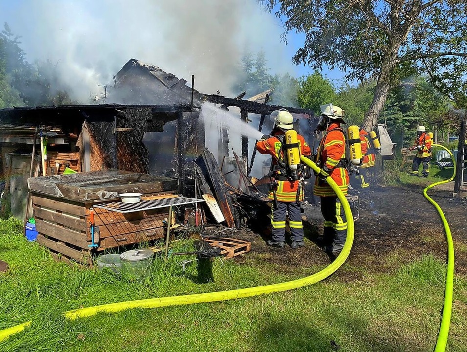 Zwei Gartenhütten löschten die Feuerwe...n der Kenzinger Wehr seit dem 26. Mai.  | Foto: Feuerwehr Kenzingen