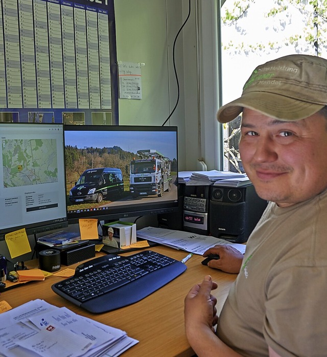 Schdlingsbekmpfer Bjrn Griener hat ...nbesuche von dort  beobachten werden.   | Foto: Julia Becker