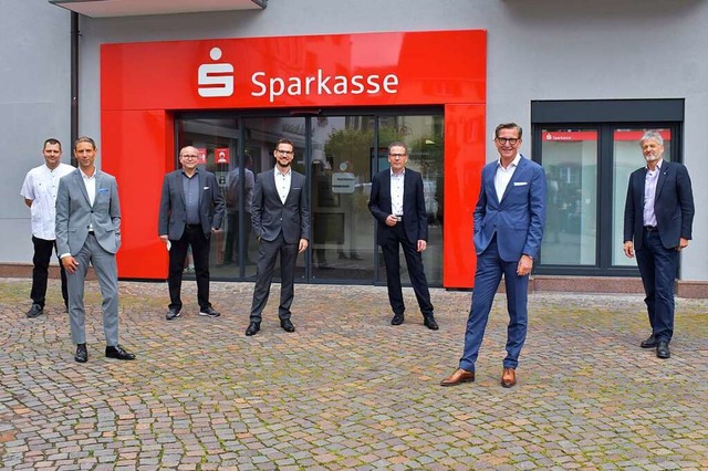 Bei der Erffnung der neuen Sparkassen...ebenow und Brgermeister Gunther Braun  | Foto: Thomas Loisl Mink