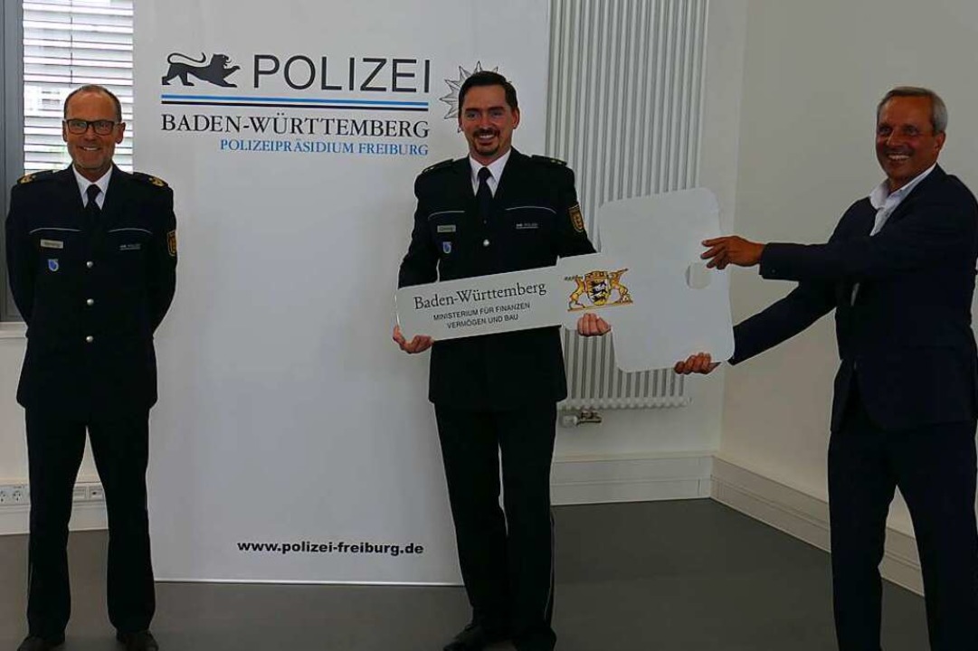Karl-Heinz Bühler, Leiter des Freiburg...ipräsident Franz Semling (von rechts).  | Foto: Marius Alexander