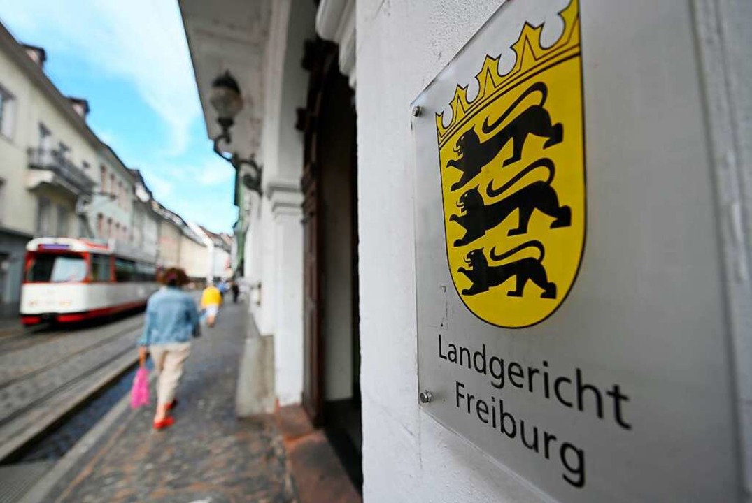 Das Landgericht Freiburg verhandelt de...ll, während seine Partnerin es filmte.  | Foto: Patrick Seeger