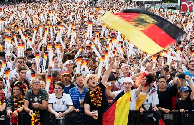 Public Viewing 2018 in Berlin.  | Foto: Bernd von Jutrczenka (dpa)