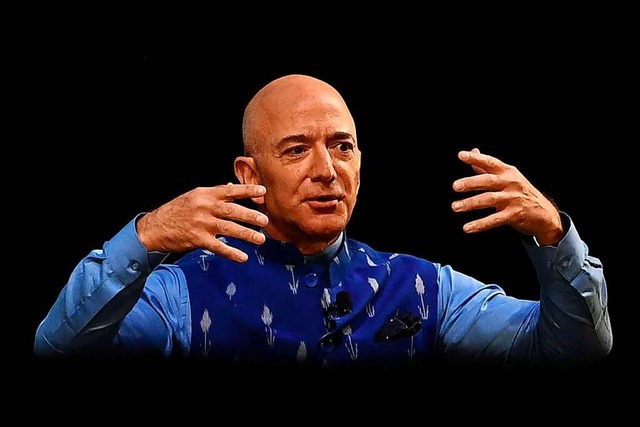 Amazon-Chef Jeff Bezos steht in der Kritik.  | Foto: SAJJAD  HUSSAIN (AFP)