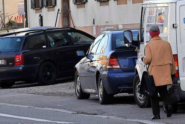 Freiburger Gemeindevollzugsdienst startet Aktion gegen Gehwegparken