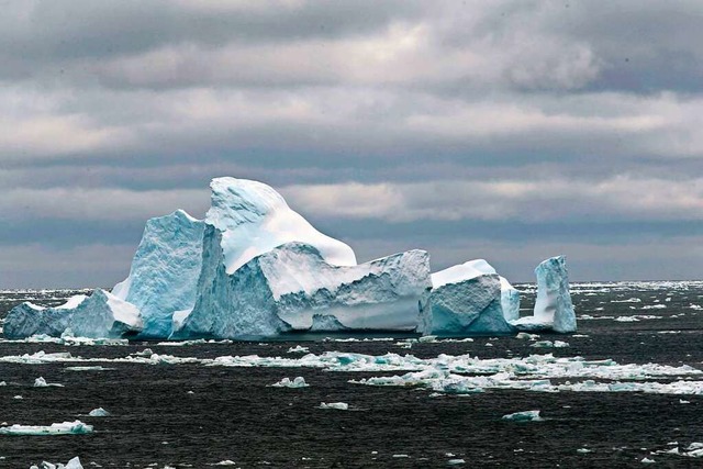 Das Eis in der Antarktis schmilzt imme...; und knnte verheerende Folgen haben.  | Foto: Liu Shiping (dpa)
