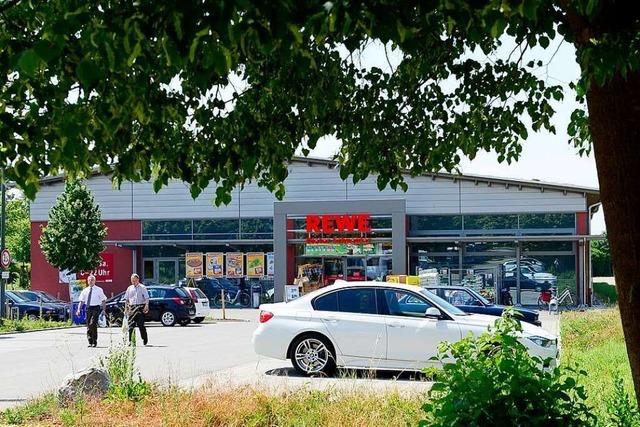 Rte von Freiburg-Munzingen sind geschlossen fr mehr Supermarkt-Verkaufsflche