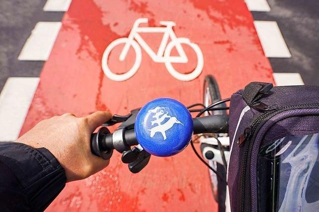 Ein Autofahrer soll einen E-Bike-Fahrer in Gundelfingen mehrfach genötigt haben
