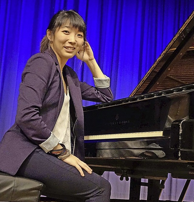 Die junge Pianistin Claire Huangci  | Foto: Roswitha Frey