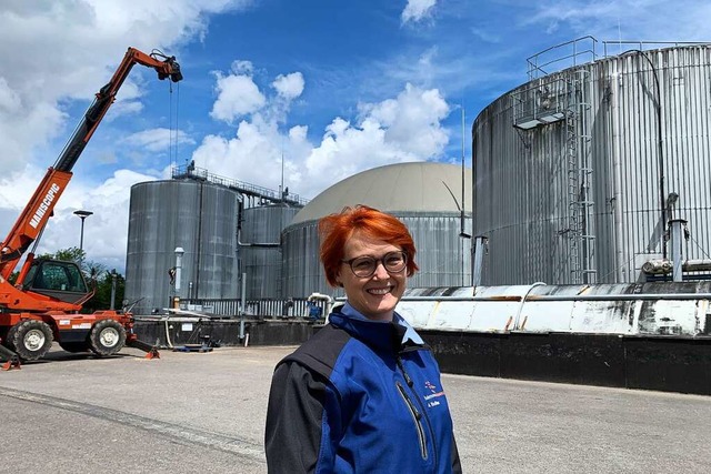Die Ingenieurin  Amelie Bufler leitet die Biogasanlage im Gewerbepark Breisgau.  | Foto: Simone Hhl
