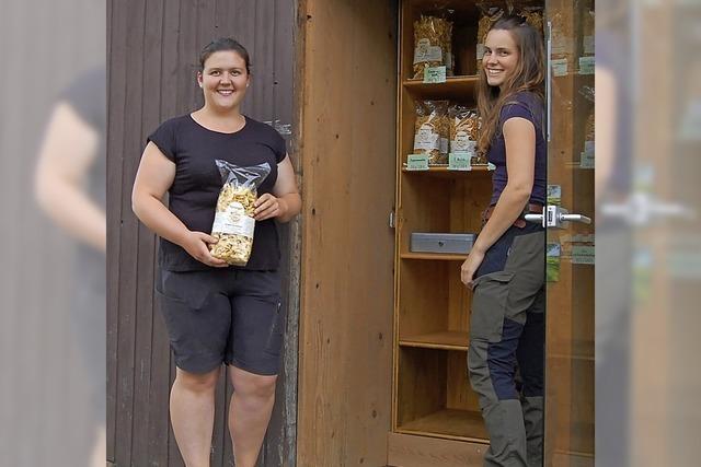 Landwirt bietet Nudeln im Direktvertrieb an