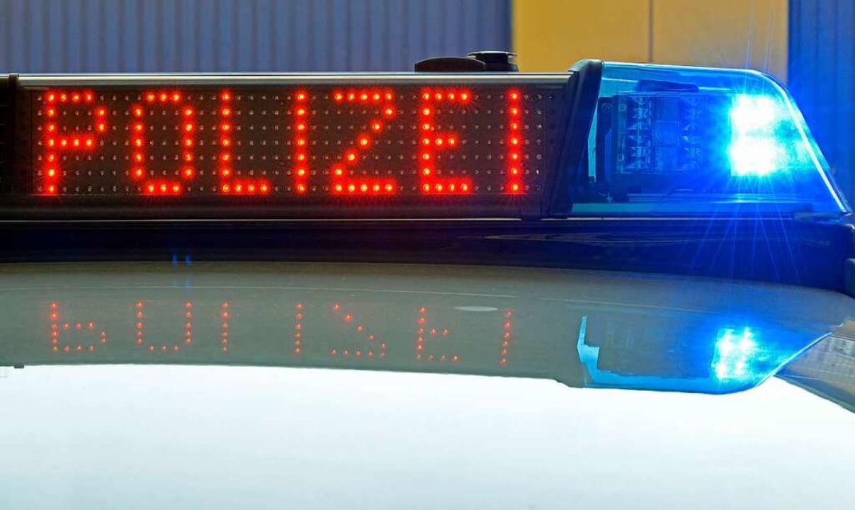 Die Kriminalpolizei ermittelt nach einem mutmalichen Messerangriff.  | Foto: Michael Bamberger