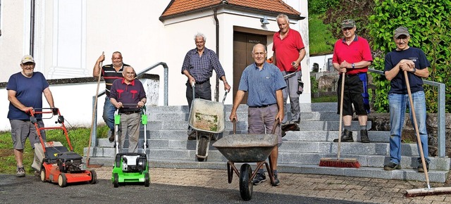 Nach dem Arbeitseinsatz auf den Grnfl... Neipp, Walter Scheu und Hubert Haury.  | Foto: Wolfgang Scheu