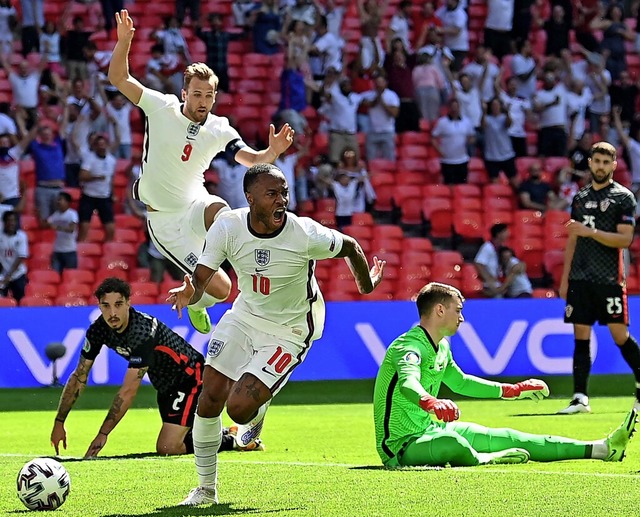 Raheem Sterling (Nummer 10) hat gerade...gland im Spiel gegen Kroatien erzielt.  | Foto: GLYN KIRK (AFP)