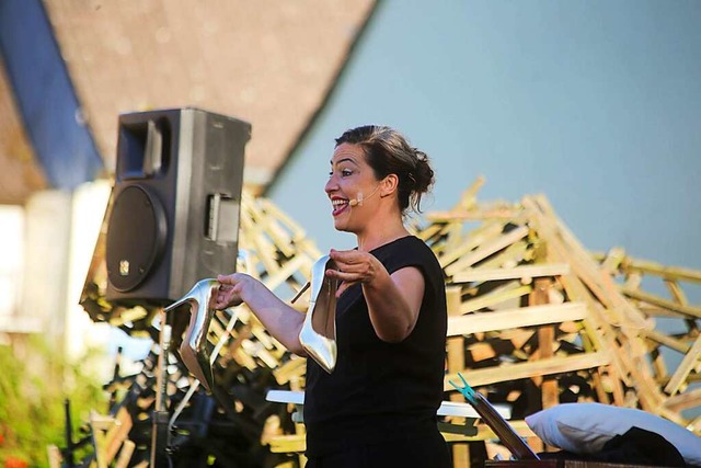 Eva Eiselts trat im Prinzengarten vor ...ich erkennbar  ber diese Gelegenheit.  | Foto: Sandra Decoux-Kone