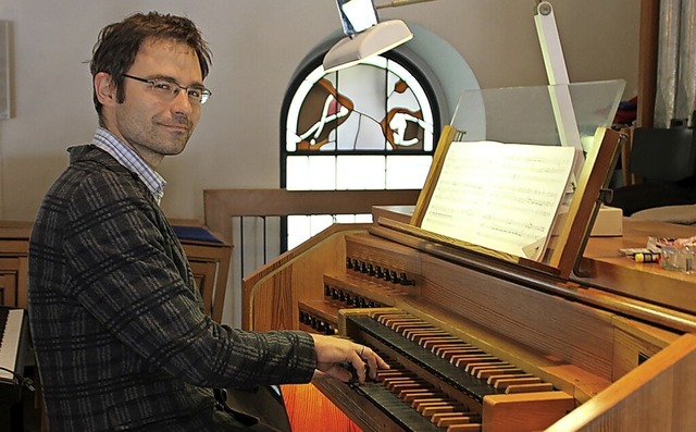 Organist und Bezirkskantor Matthias Fl... in Laufenburg zum Jubilum erklingen.  | Foto: Michelle Gntert