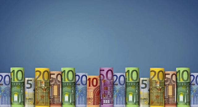 Viele Bundesbrger haben ordentlich Geld auf dem Konto.  | Foto: Coloures-Pic - stock.adobe.com