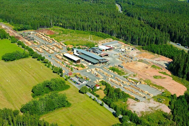 Blick auf das Holzwerk Rtenbach. Es w...d hat den  Betrieb wieder aufgenommen.  | Foto: ante holz GmbH