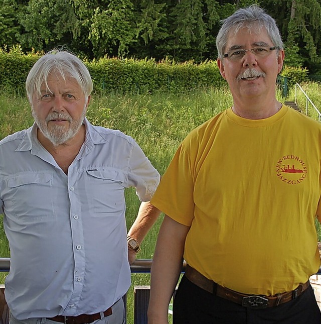 Otto Busch (links) und Eckhart Hanser laden zum Benefizkonzert  ein.  | Foto: Petra Wunderle