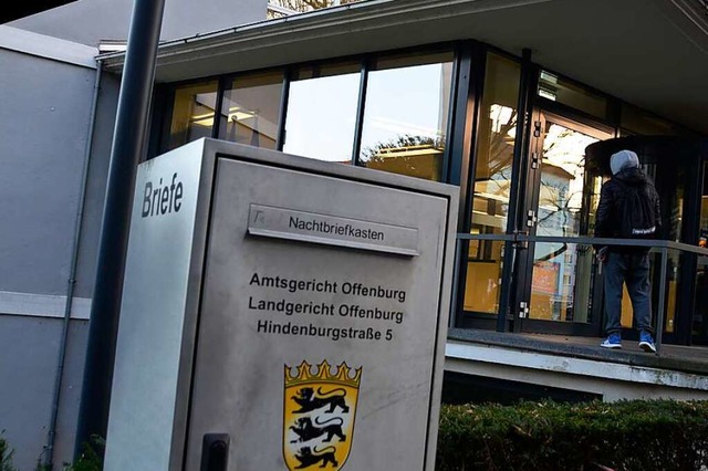 Vor dem Landgericht Offenburg muss sic...erletzung mit Todesfolge verantworten.  | Foto: hr