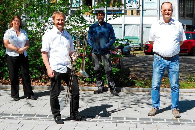 Instrumentenbauer  Andreas Klingspor (... Harald Ruh sowie (rechts) Jochen Ruf.  | Foto: privat