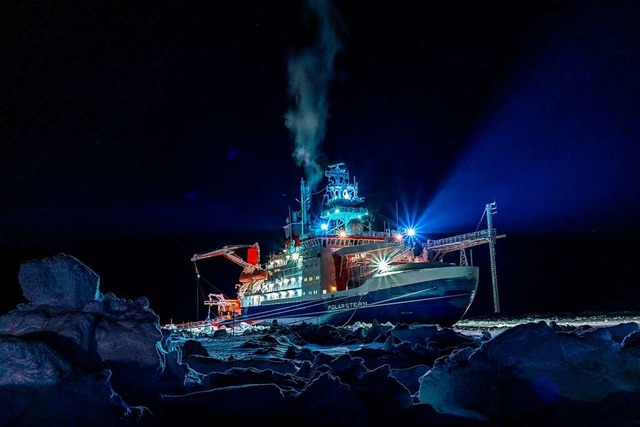 Die &#8222;Polarstern&#8220; lag whre...c-Expedition in der zentralen Arktis.   | Foto: Lukas Piotrowski (dpa)