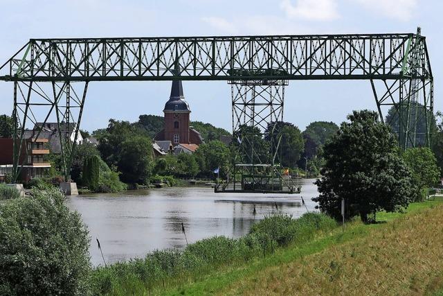 Schwebend ber den Fluss