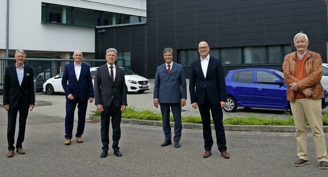 Vorstandsmitglieder und Erststifter (v...waisenhausverein und Brgerstiftung).   | Foto: Brgerstiftung