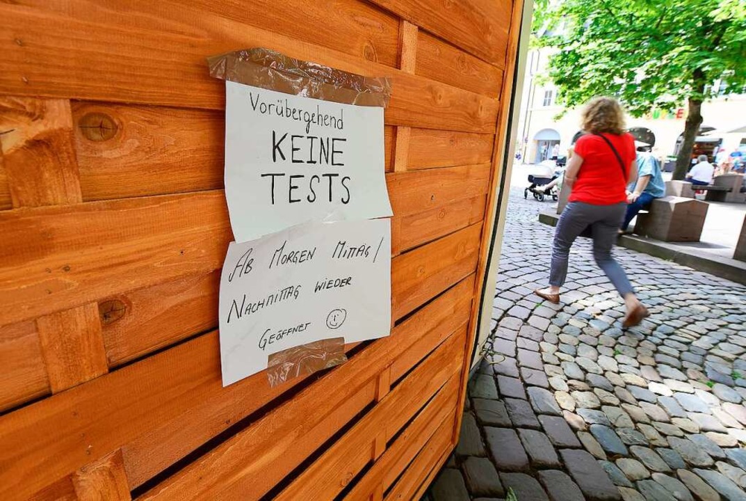 Bekam Besuch vom Amt, war ein paar Tag...er Testcontainer auf dem Rathausplatz.  | Foto: Ingo Schneider