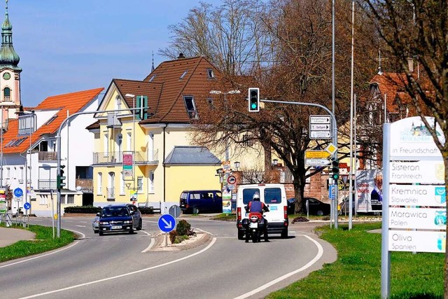 Ein einheitliches Bild an den Herbolzheimer Stadteinfahrten fehlt.  | Foto: Siegfried Gollrad
