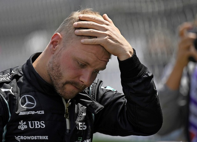 Sieht nachdenklich aus: Valtteri Bottas   | Foto: Gabriel Bouys (dpa)