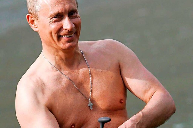 Zeigt gern, was er hat: Oben-ohne-Performer Putin.  | Foto: epa Dmitry Astakhov POOL