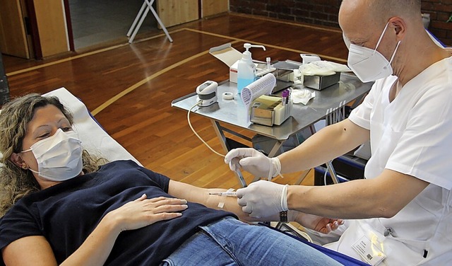 Ines Meier hat   zum elften Mal Blut g...hael Bhler mit seinem Team ttig war.  | Foto: Horst David