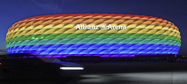 Ein europaweit sichtbares Zeichen gege...ete Arena in Mnchen am Mittwoch sein.  | Foto: Tobias Hase (dpa)