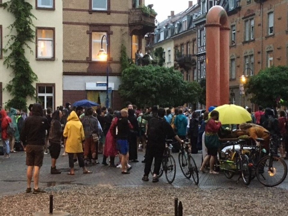 Die Demo endete auf dem Lederleplatz.  | Foto: privat