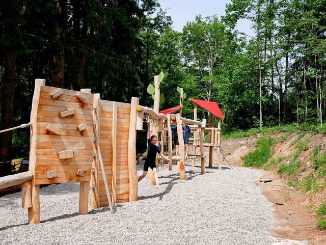 Der neue Abenteuerspielplatz im Freibad Kappel bietet Platz zum Austoben.   | Foto: Eva Korinth