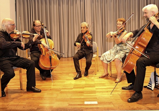 Das Segantini-Quartett mit Antonio Pel...atthias Kuhn kurzzeitig zum Quintett.   | Foto: Dagmar Barber