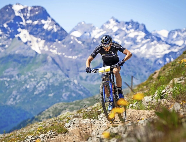 Alpen-Kreuzer: Profi-Mountainbiker Simon Stiebjahn aus Langenordnach  | Foto: Lynn Sigel