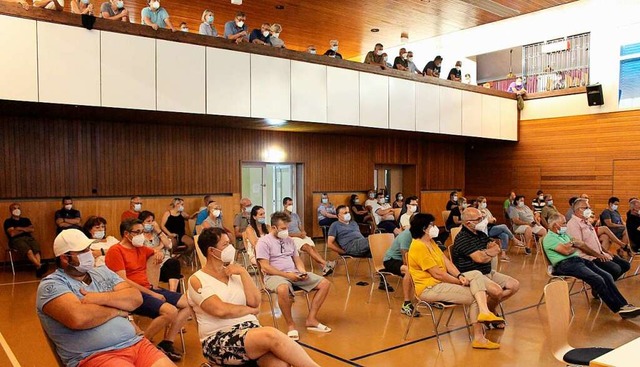 Nahezu 100 Brger kamen zur Sitzung de...ksbeirats in die Festhalle Meienheim.  | Foto: Reiner Beschorner