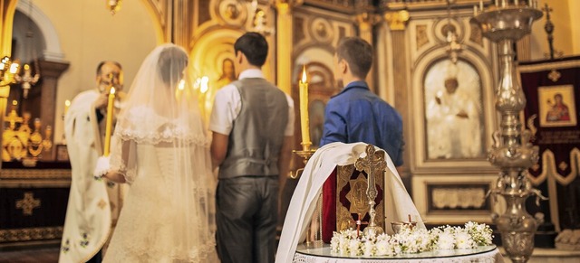 Auch eine Hochzeit kann zum Ansteckungsort werden.   | Foto: Nadtochiy  (stock.adobe.com)