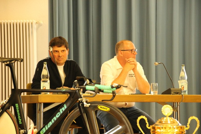 Jan Ullrich und Dirk Baldinger bei der...entrum Jan Ullrich&#8220; in Merdingen  | Foto: Mario Schneberg