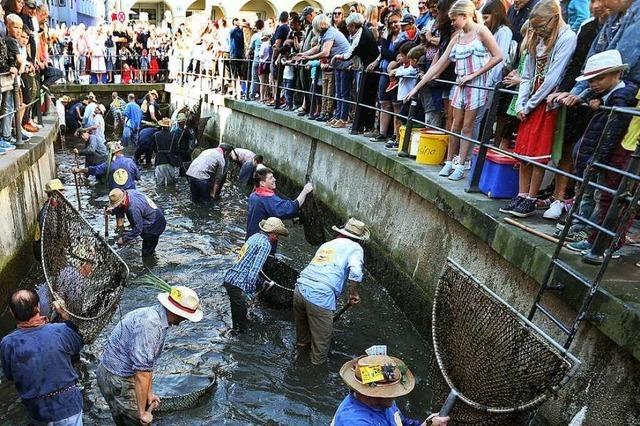 Fischen traditionell nur fr Mnner – eine Frau will sich ihr Recht erstreiten