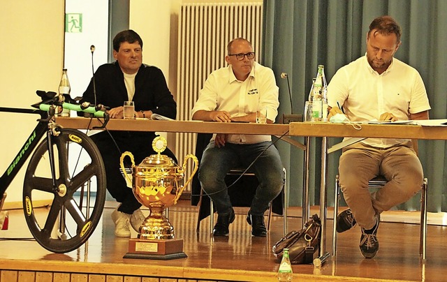 Jan Ullrich, Dirk Baldinger und Mike B...tellung der Plne fr das Bikezentrum.  | Foto: Mario Schneberg