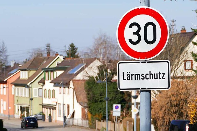 Tempo-30-Schilder werden auch bald an der Ortsdurchfahrt in Eimeldingen stehen.  | Foto: Victoria Langelott