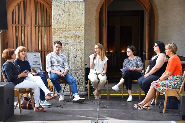 Redaktionsleiterin Verena Pichler (Mit...laig, Alexandra Kaiser und Irene Sorg.  | Foto: Horatio Gollin